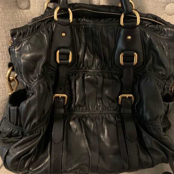 💯 Authentic Prada Black Leather cross/shopping bag - Picture 7 of 15